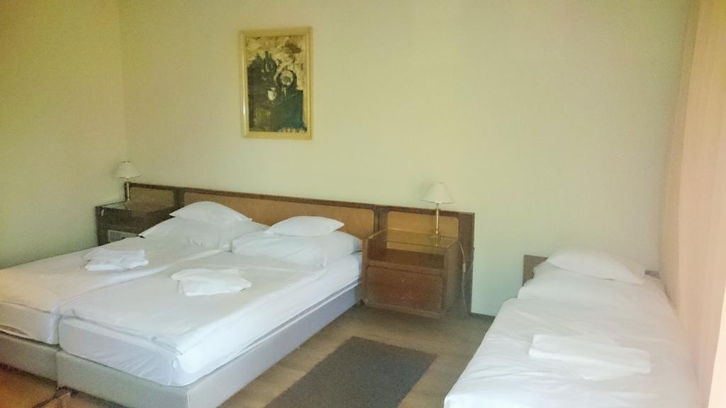 Hotel Konferencia Győr Zewnętrze zdjęcie