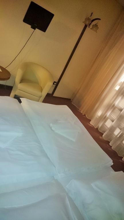 Hotel Konferencia Győr Zewnętrze zdjęcie