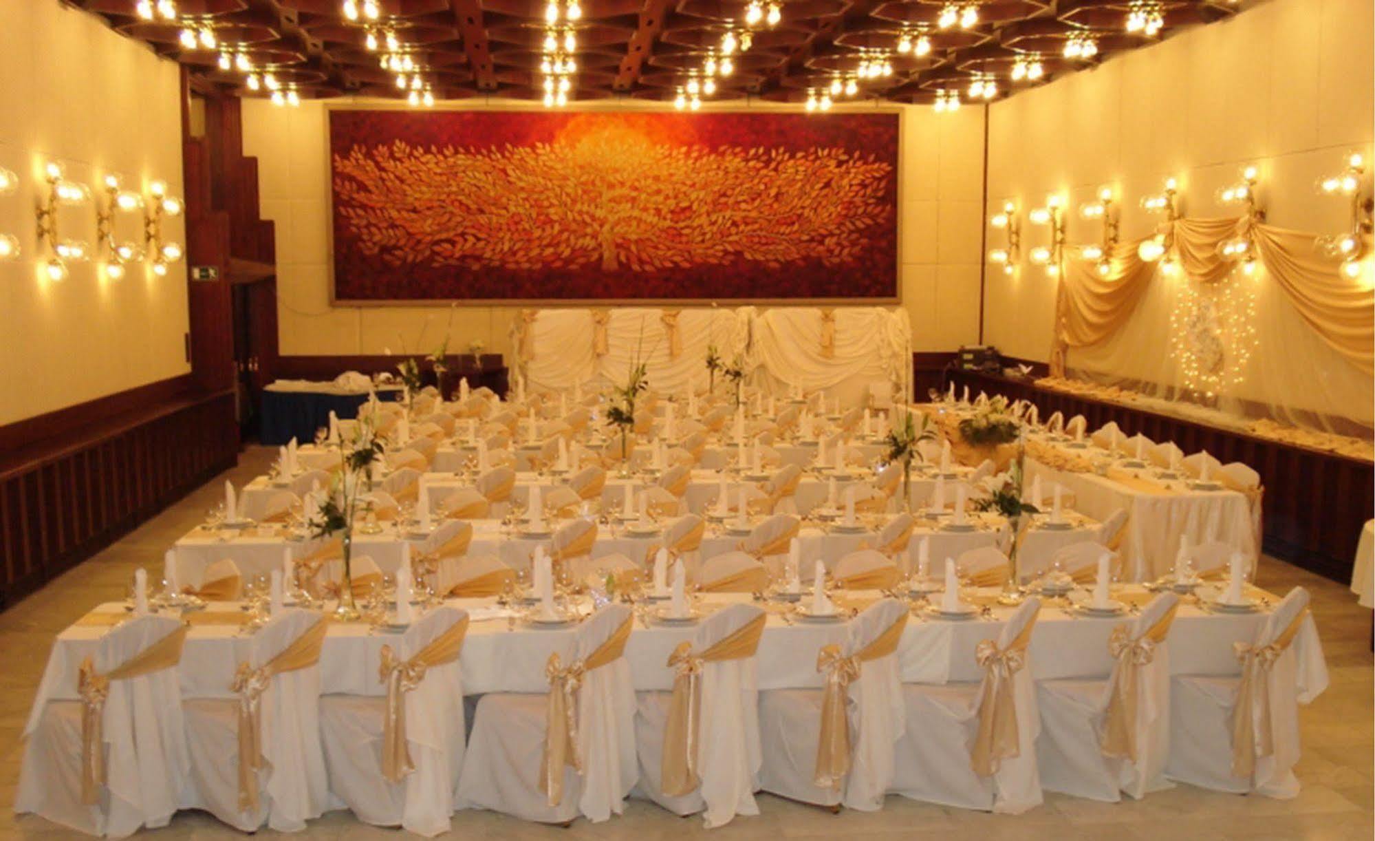 Hotel Konferencia Győr Zewnętrze zdjęcie