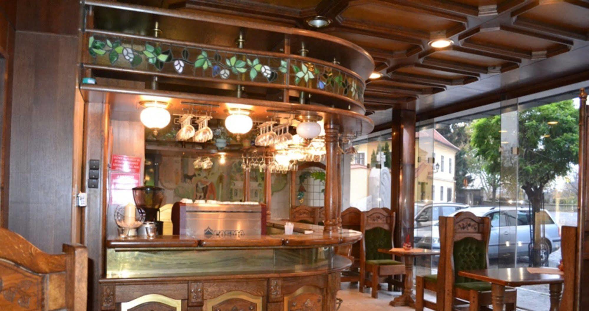 Hotel Konferencia Győr Zewnętrze zdjęcie